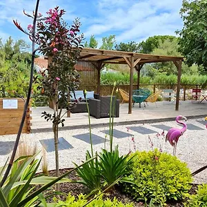 3* Aparthotel Logis Le Nid Du Pont De Gau